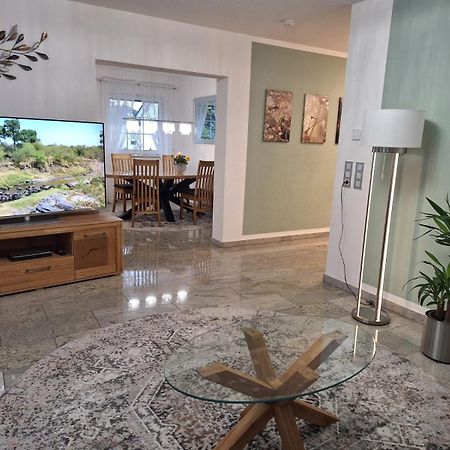 Modern & Gemuetlich Xl Apartment Linden  Bagian luar foto